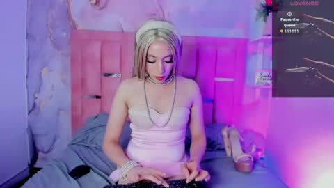 Chloe Nix  online show from July 8, 8:12 pm