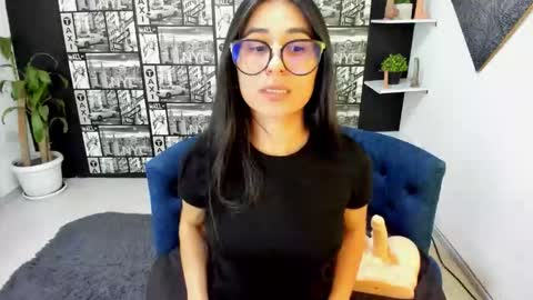 ChloeTurner  online show from December 2, 7:12 pm