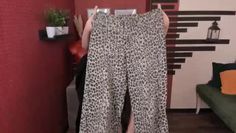 Chloe online show from October 12, 12:31 pm