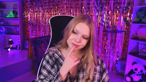 ChloeWight online show from February 22, 2:09 pm