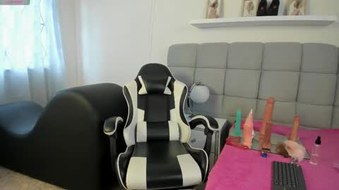 chlooe_zoe online show from November 27, 7:32 pm