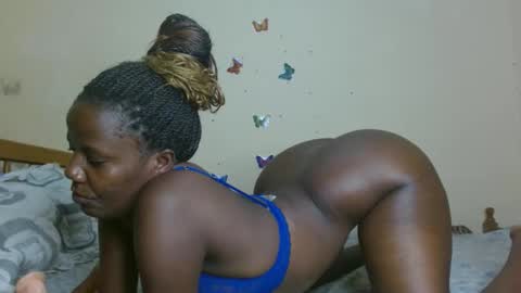Snapshot of chocolatebony_ chatting on March 4, 8:27 pm chocolatebony_ online show from March 4, 8:27 pm