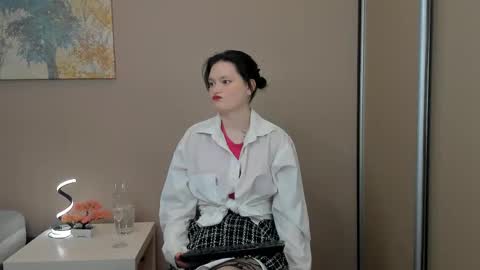 Cassandra online show from March 19, 6:08 am