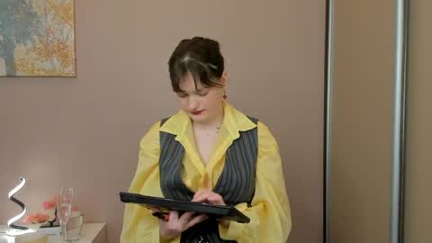 Cassandra online show from March 31, 9:10 am