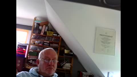 Chris online show from October 12, 11:14 am