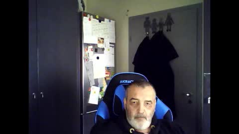 Snapshot of chris250268 chatting on September 16, 9:01 am Chris online show from September 16, 9:01 am