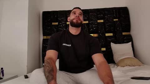 Snapshot of chris_blake__ chatting on October 1, 6:18 pm Chris B online show from October 1, 6:18 pm