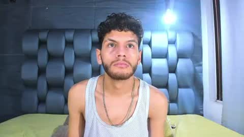 chris_grey2 online show from June 16, 12:31 pm