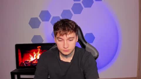 Chris Tyson online show from October 1, 9:19 am