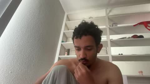chrislover2125 online show from May 17, 5:33 pm