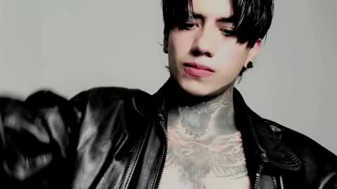 CHRIS  INDEPENT MODEL online show from January 10, 1:00 am