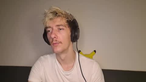 Christopher online show from October 25, 3:07 am