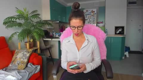 Chris online show from February 15, 11:50 am