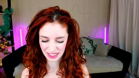 christinaconteeree online show from November 15, 4:41 pm