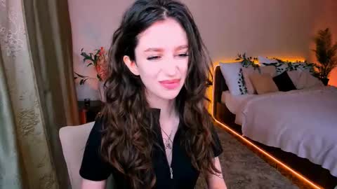 christinaconteeree online show from September 29, 7:35 pm