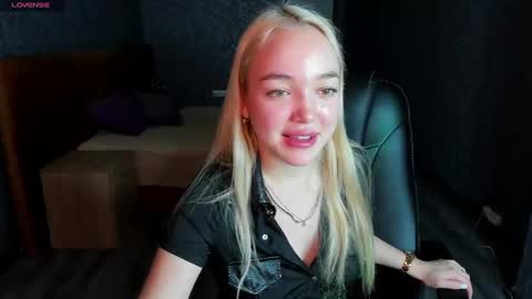 hristy3 online show from February 28, 8:20 am