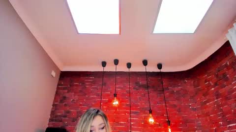 christyna_ross online show from October 7, 7:43 pm