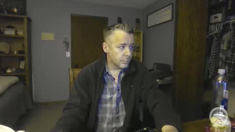 chrisw8121 online show from March 23, 3:00 am