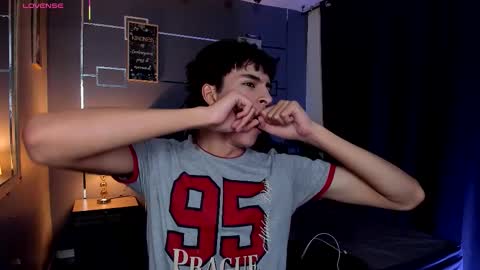 Snapshot of chrristopher77 chatting on October 1, 3:22 pm chrristopher77 online show from October 1, 3:22 pm