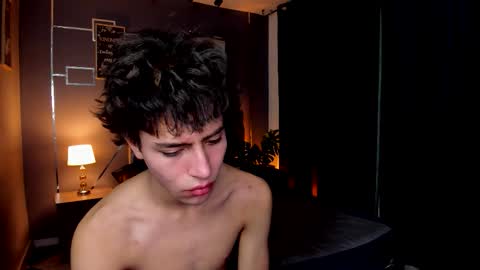 Snapshot of chrristopher77 chatting on September 29, 1:32 pm chrristopher77 online show from September 29, 1:32 pm