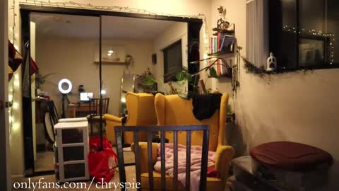 Chrys online show from October 4, 5:27 am