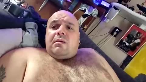 Snapshot of chubbyissy chatting on October 13, 7:54 am Chubbydutch man online show from October 13, 7:54 am