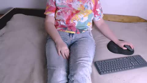 Maia online show from December 13, 8:59 pm