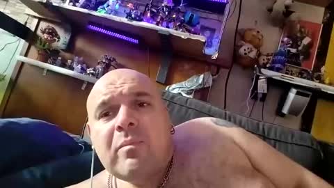chubbyman43 online show from May 18, 8:09 am
