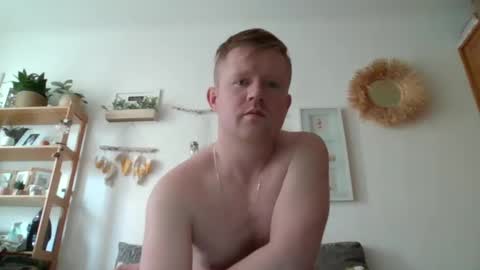 ciasnsyrize1996 online show from March 12, 7:46 am