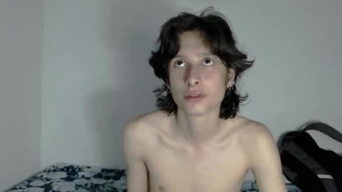 cirosky_elchicopolla online show from April 19, 2:45 am