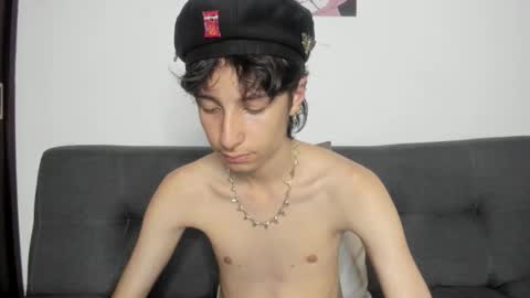 cirosky_elchicopolla online show from January 12, 3:46 am