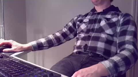 clamshive7 online show from March 15, 6:22 pm