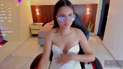 C L A R A  online show from February 26, 7:50 pm