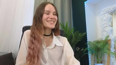 Snapshot of clare_ff chatting on March 5, 10:00 am Claire online show from March 5, 10:00 am