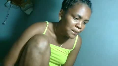 clarisse98 online show from December 5, 4:05 pm