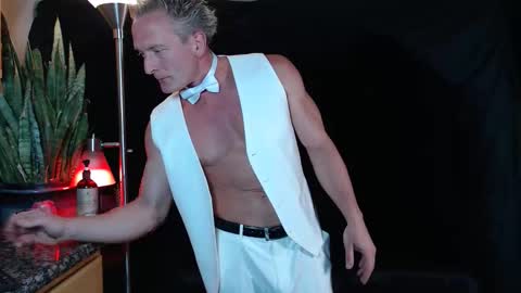 clarkekentxxxx online show from April 27, 12:19 am