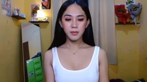 classy_girly online show from December 6, 7:48 am