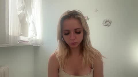 Snapshot of claudiagold chatting on September 15, 5:31 am ClaudiaGold online show from September 15, 5:31 am