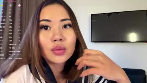 Lili online show from July 25, 1:20 pm