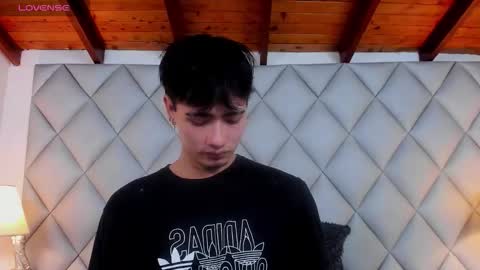 clement_reyes online show from December 14, 8:04 pm