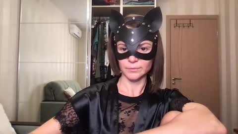 Snapshot of cleo_catra chatting on October 1, 3:55 pm cleo_catra online show from October 1, 3:55 pm