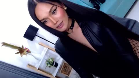 Cleo online show from June 25, 3:36 am
