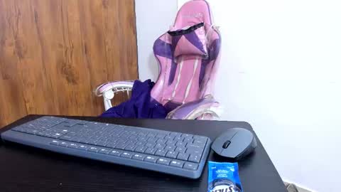          online show from October 2, 11:03 pm