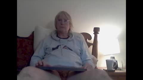 clitboy658752 online show from December 2, 9:13 pm