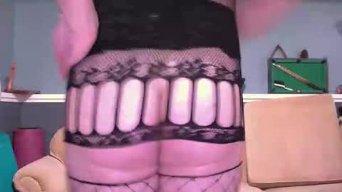 clittysissykrissy online show from March 12, 5:55 am