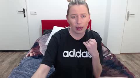 Syl  online show from March 4, 10:13 am