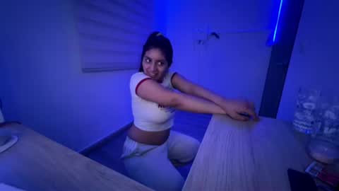 cloe small online show from July 23, 1:58 am
