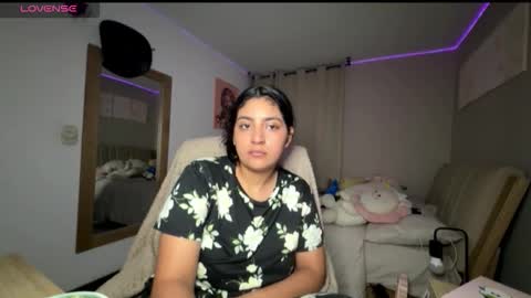 cloe small online show from October 6, 3:46 am