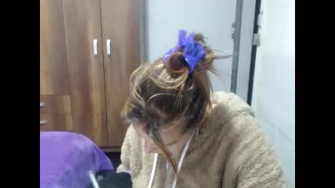 cloepussy online show from November 6, 3:15 pm