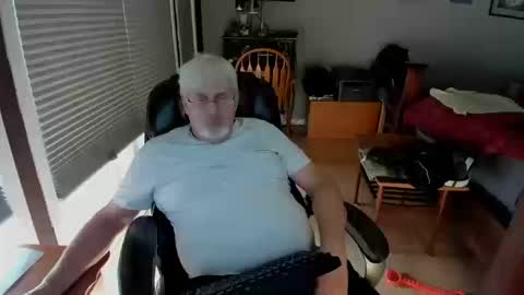 cloudalert62 online show from October 13, 10:12 pm